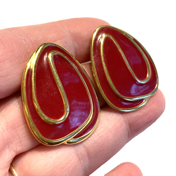 Vintage 80’s Napier Pierced Earrings Mod Chunky Goldtone & Red Enamel Swirl Art - Picture 6 of 6